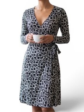 Belle Du Jour Wrap Dress Sz Medium